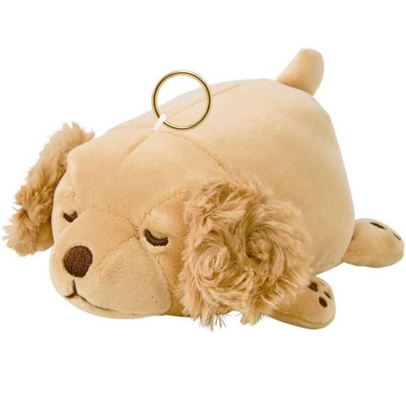 Image d'ambiance de présentation du produit Porte-clé peluche Sora le Golden Retriever (11 cm) - Trousselier